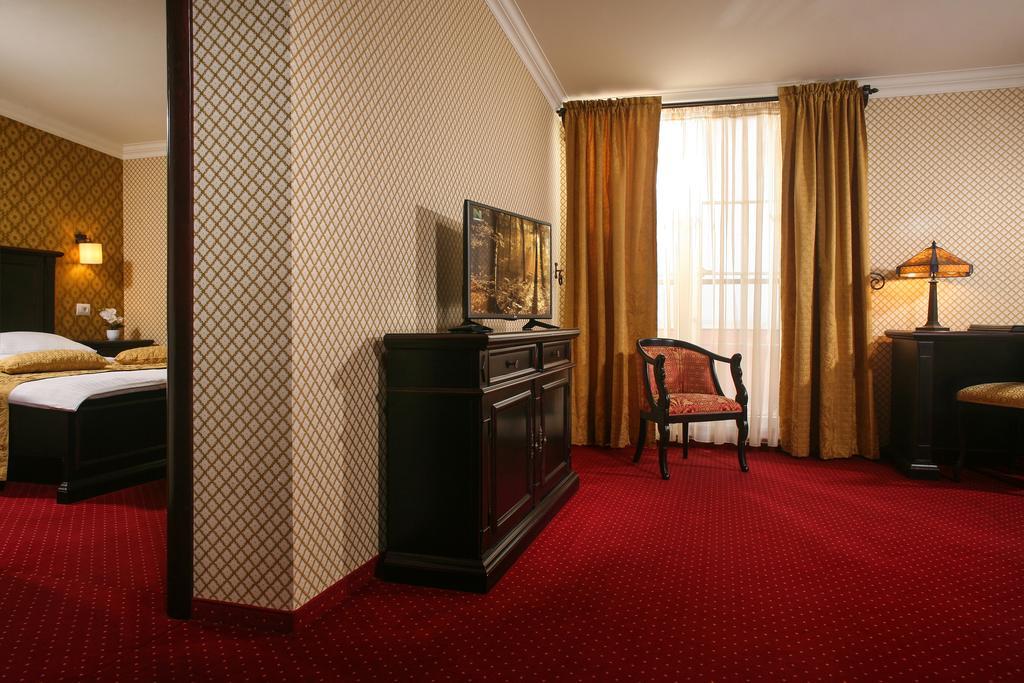 Novera 4*