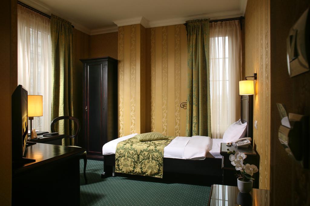 Novera 4*