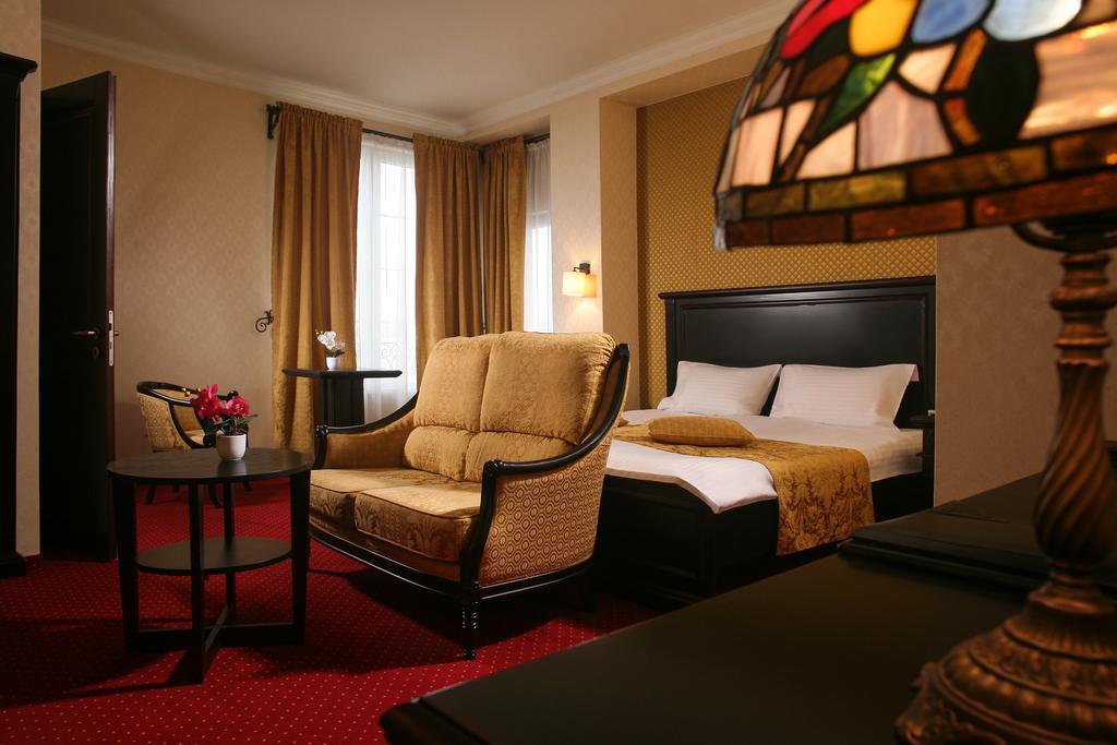 Novera 4*